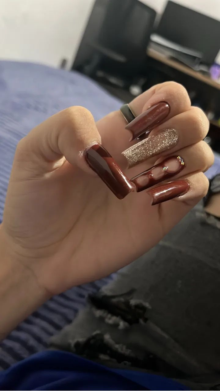 Alongamento de unhas a partir de R$120