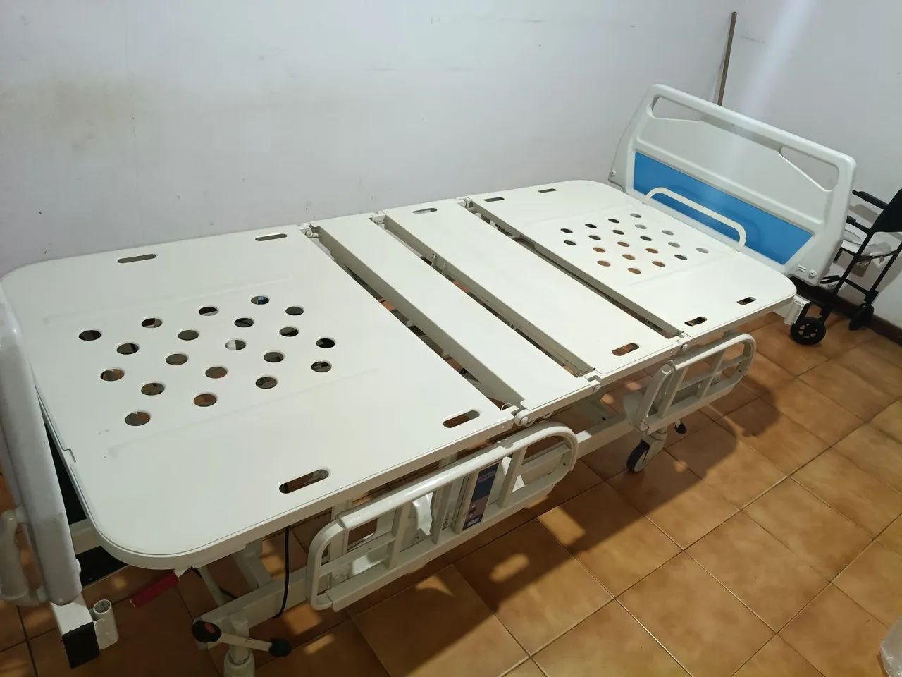 Cama hospitalar elétrica 4 níveis(funcionando) - Foto 5