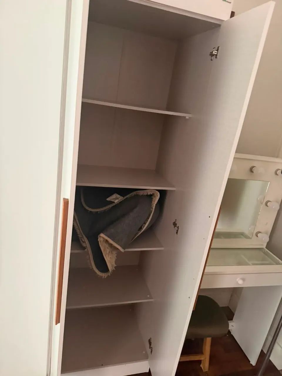 Guarda roupa novo
