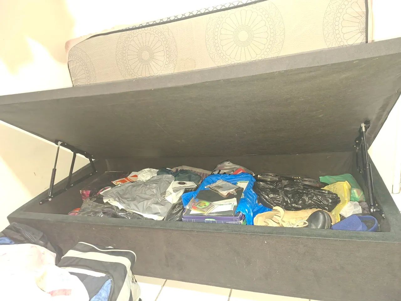 Cama solteiro com baú  - Foto 4