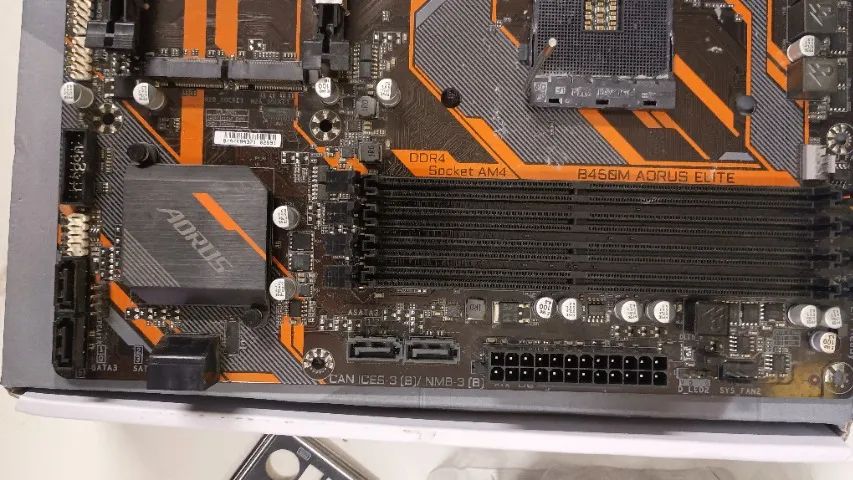 Placa-mãe Gigabyte B450M Aorus Elite ? COM DEFEITO - Foto 4