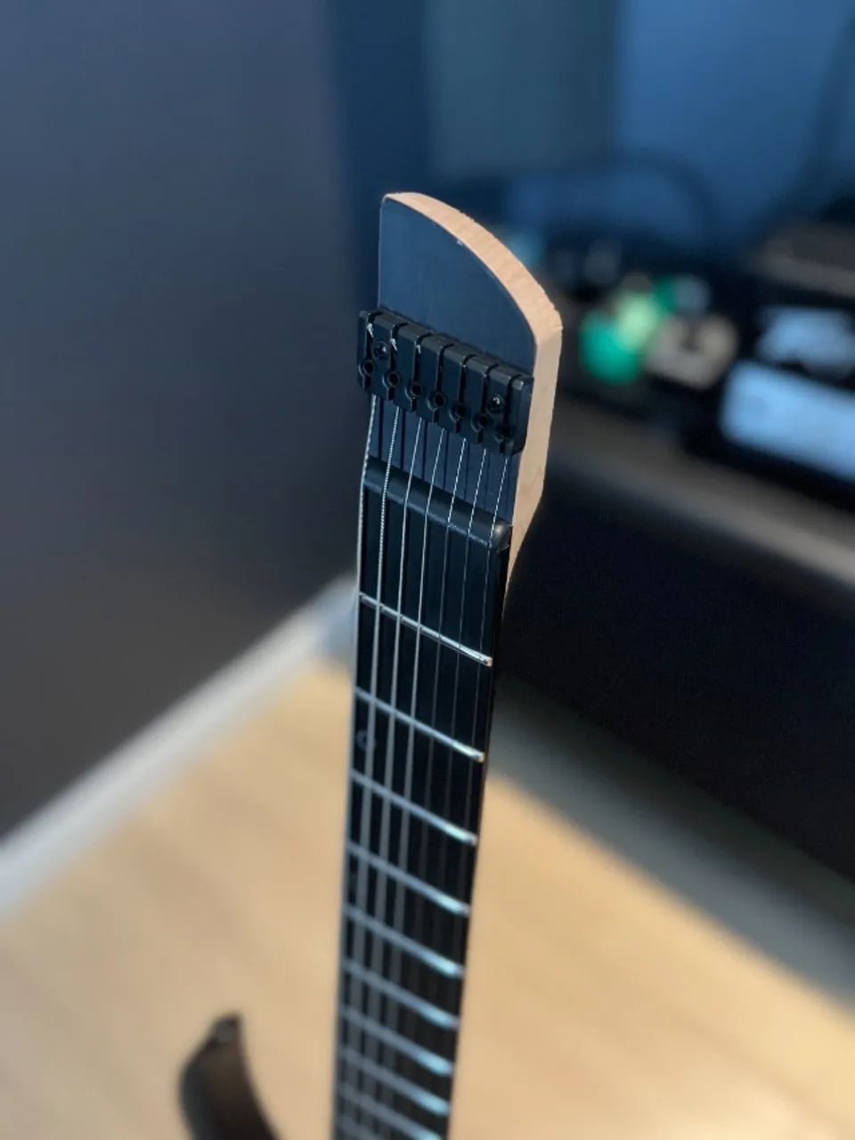 Guitarra Legator 7 Cordas Headless Multiscale Seymour Duncan - Foto 4