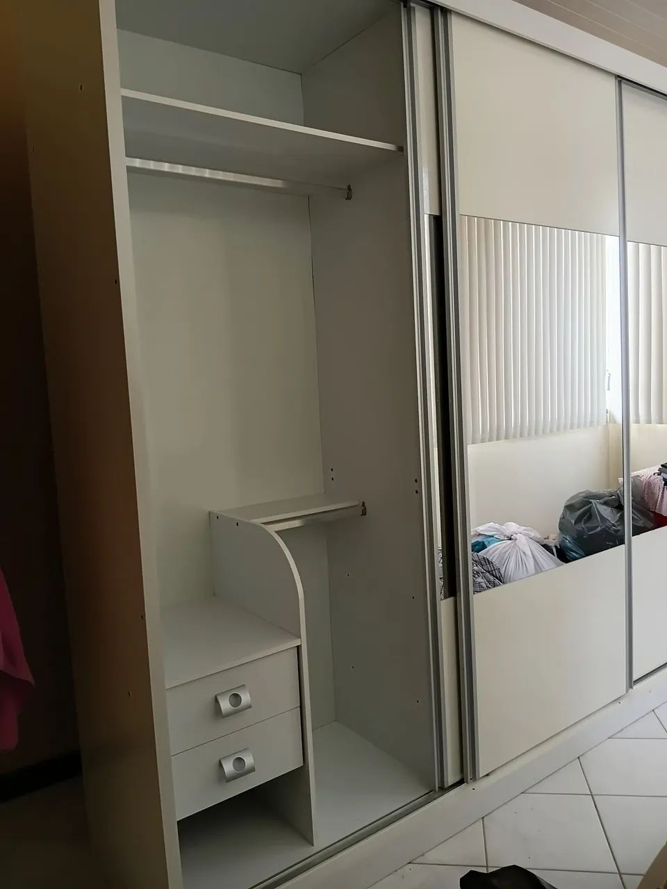 Guarda roupa de casal com espelho  - Foto 2