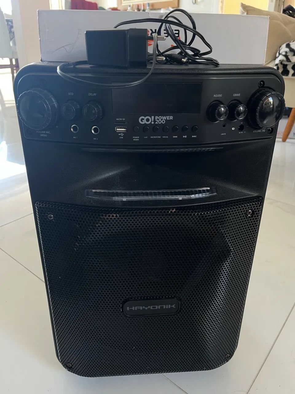 Caixa de Som e 2 microfones sem fio 