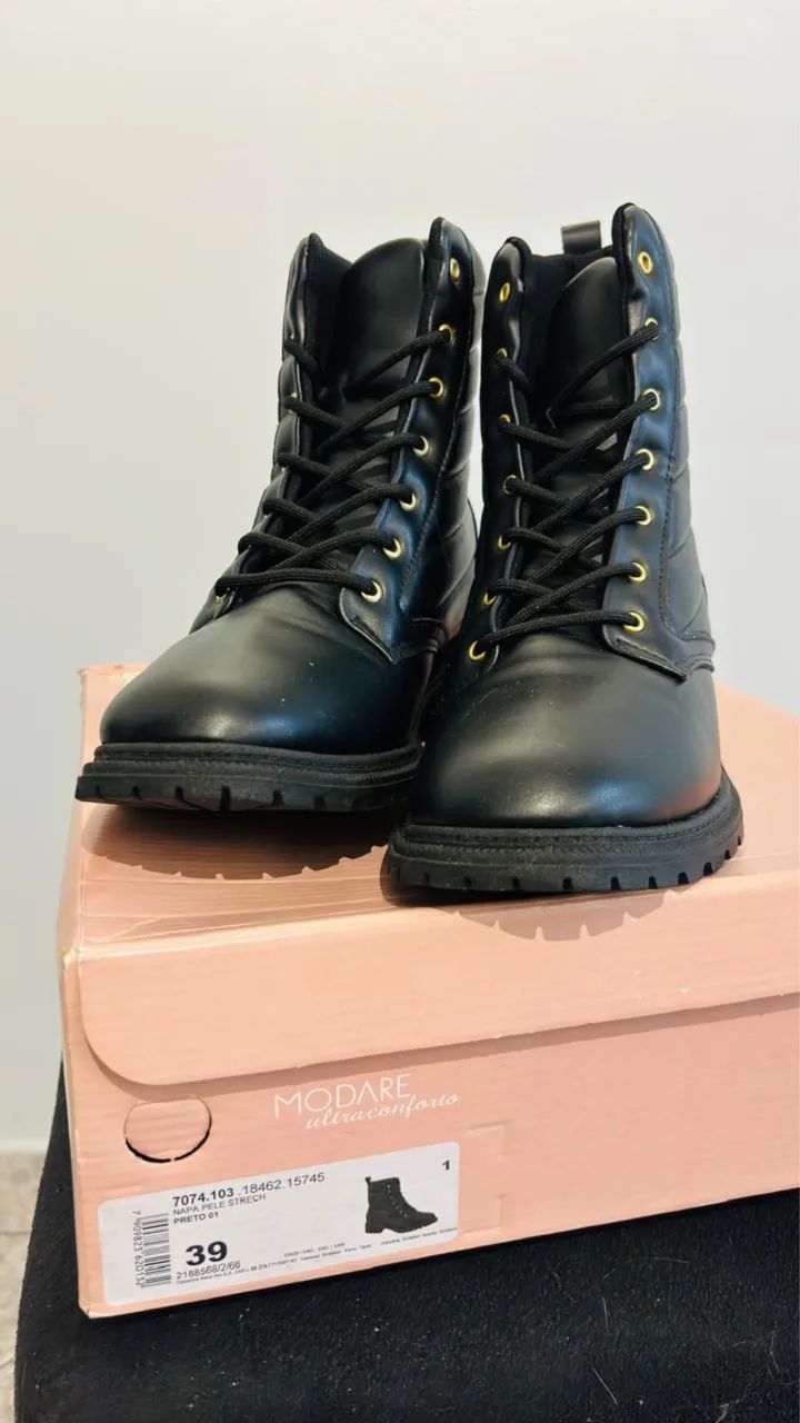 Botas pretas semi nova - Foto 3