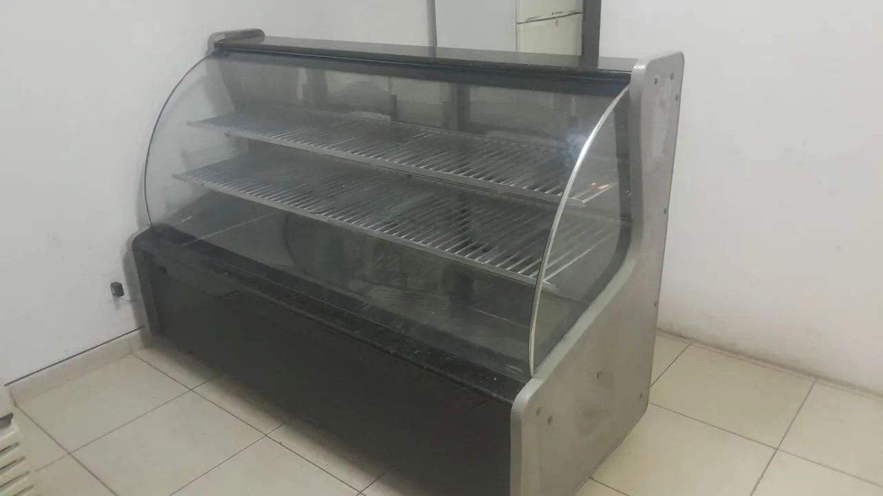 Vendo um expositor de salgados 