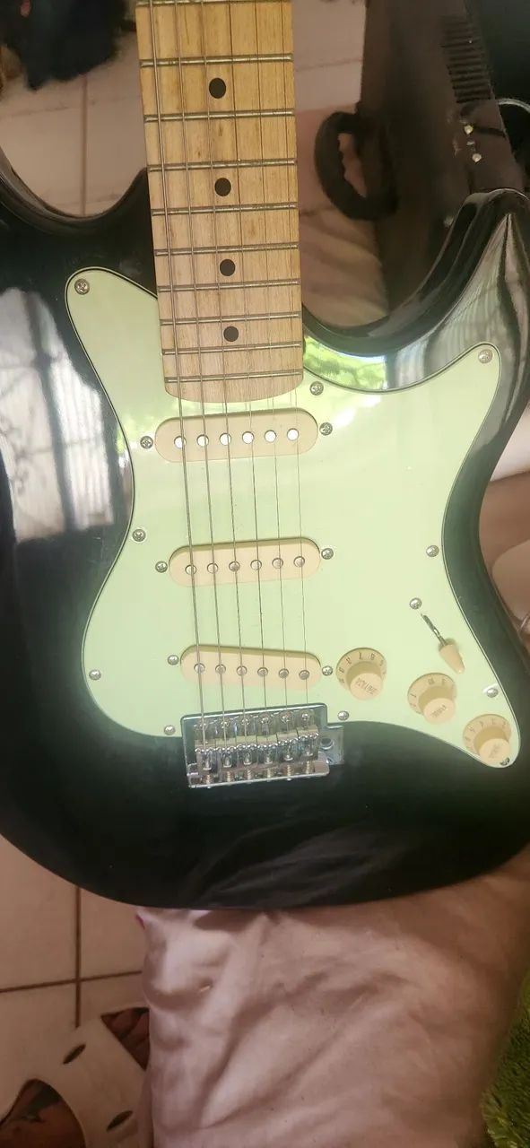Guitarra nunca usada 