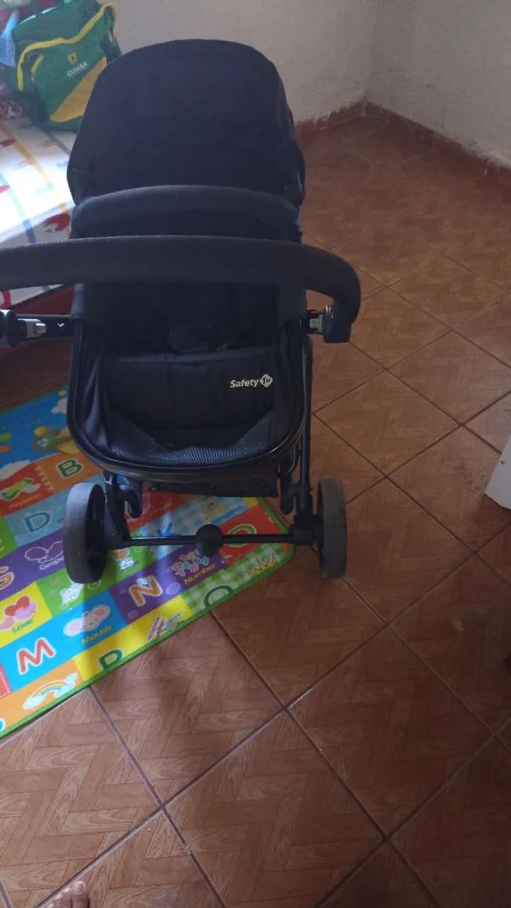 Carrinho de bebe e bebe conforto+ base para carro 850