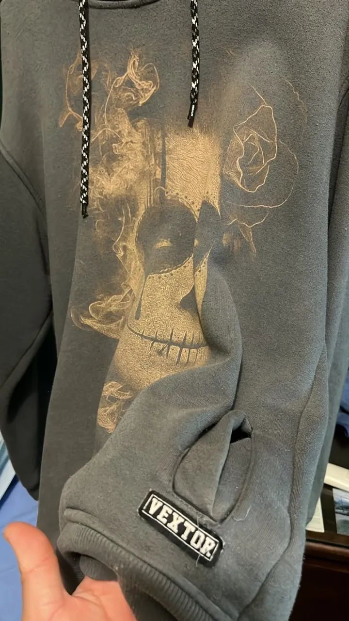 Moletom Vextor Estampado Caveira Tam. G - Excelente Estado - Foto 2