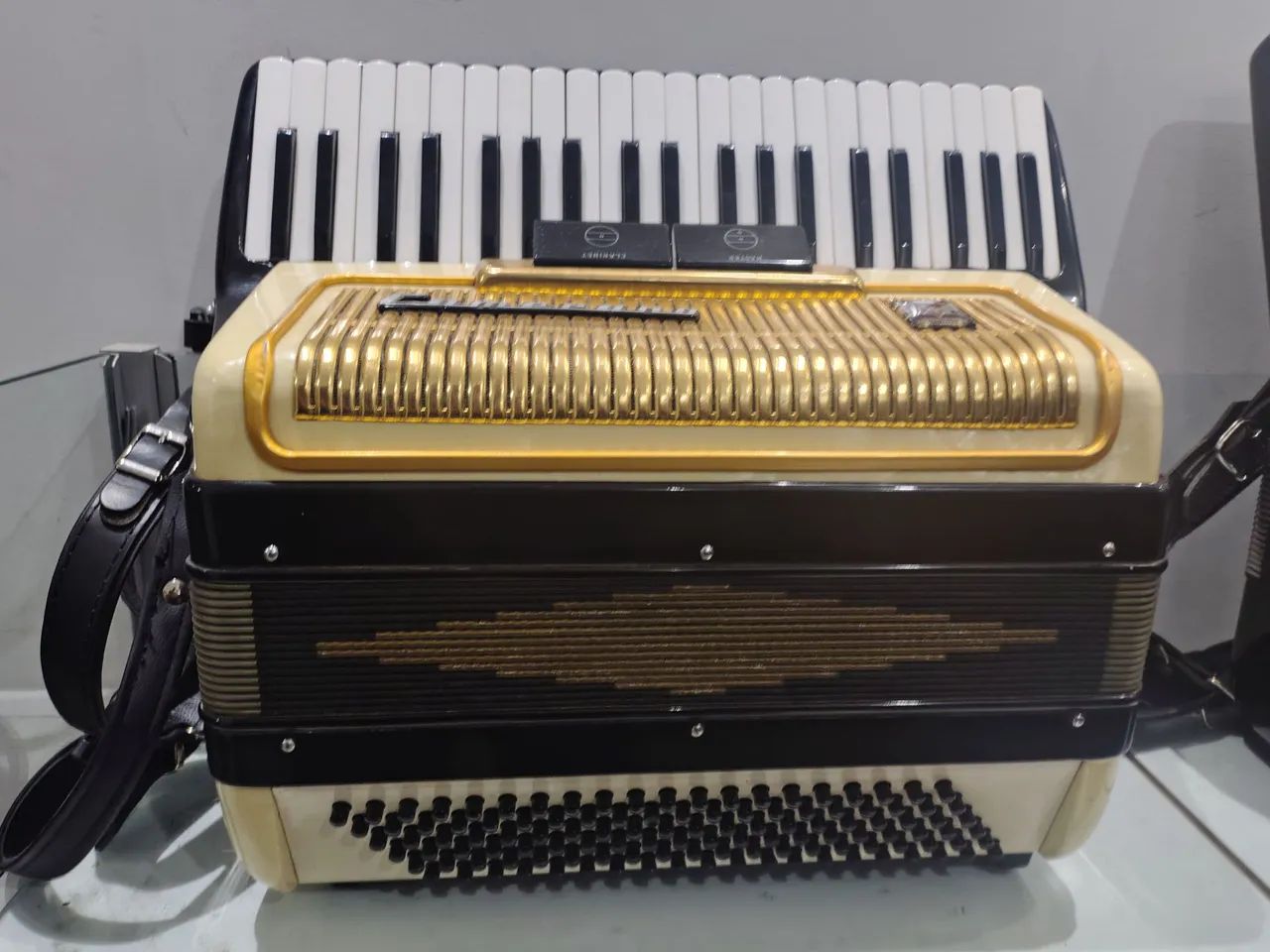 Acordeon Scandalli Camerano 120 baixos - Foto 2