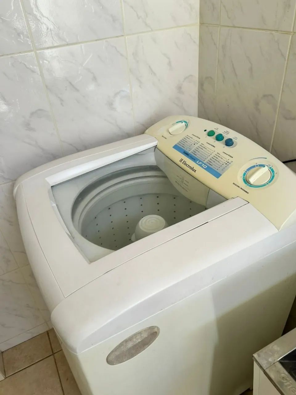 Máquina de lavar Electrolux 10kg - funcionando perfeitamente - Foto 4