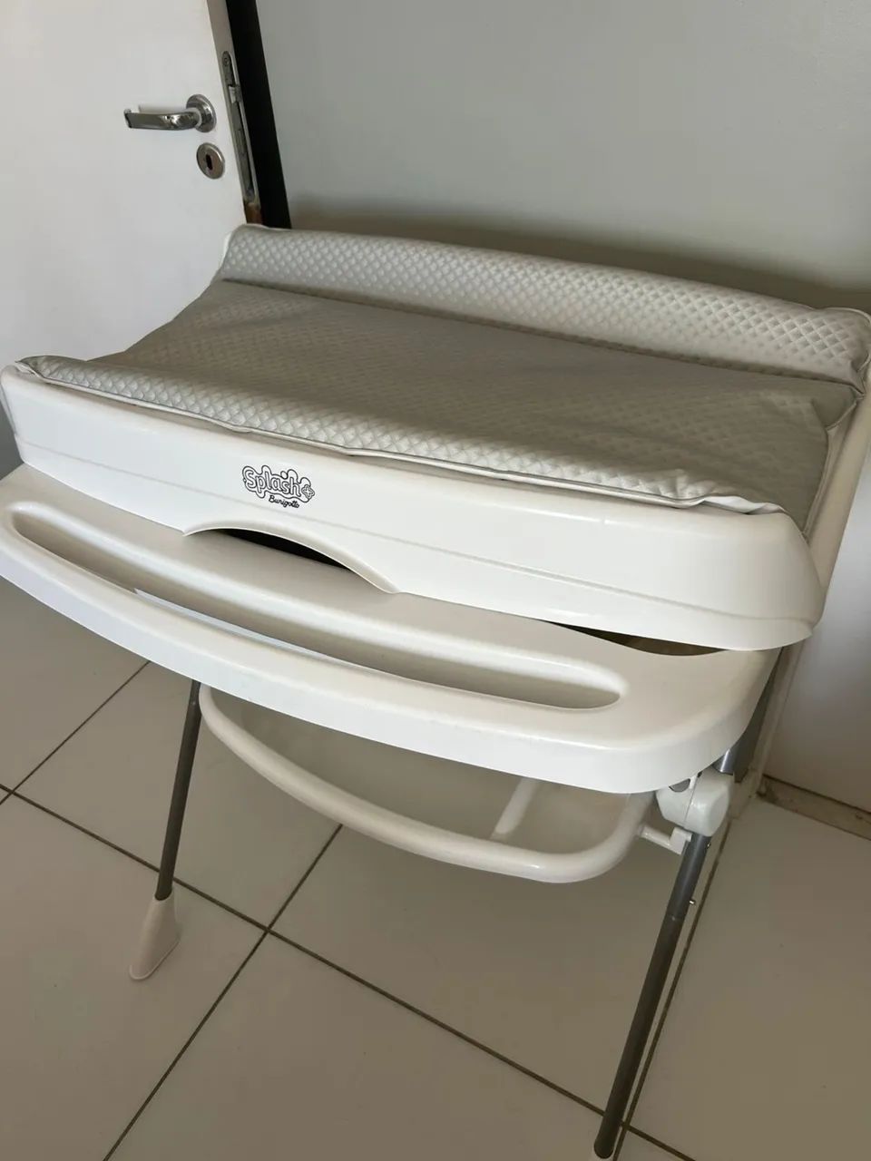 Trocador e banheira 