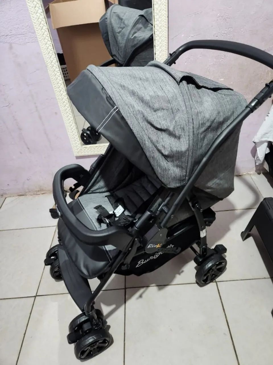 Carrinho de bebê + bebê conforto