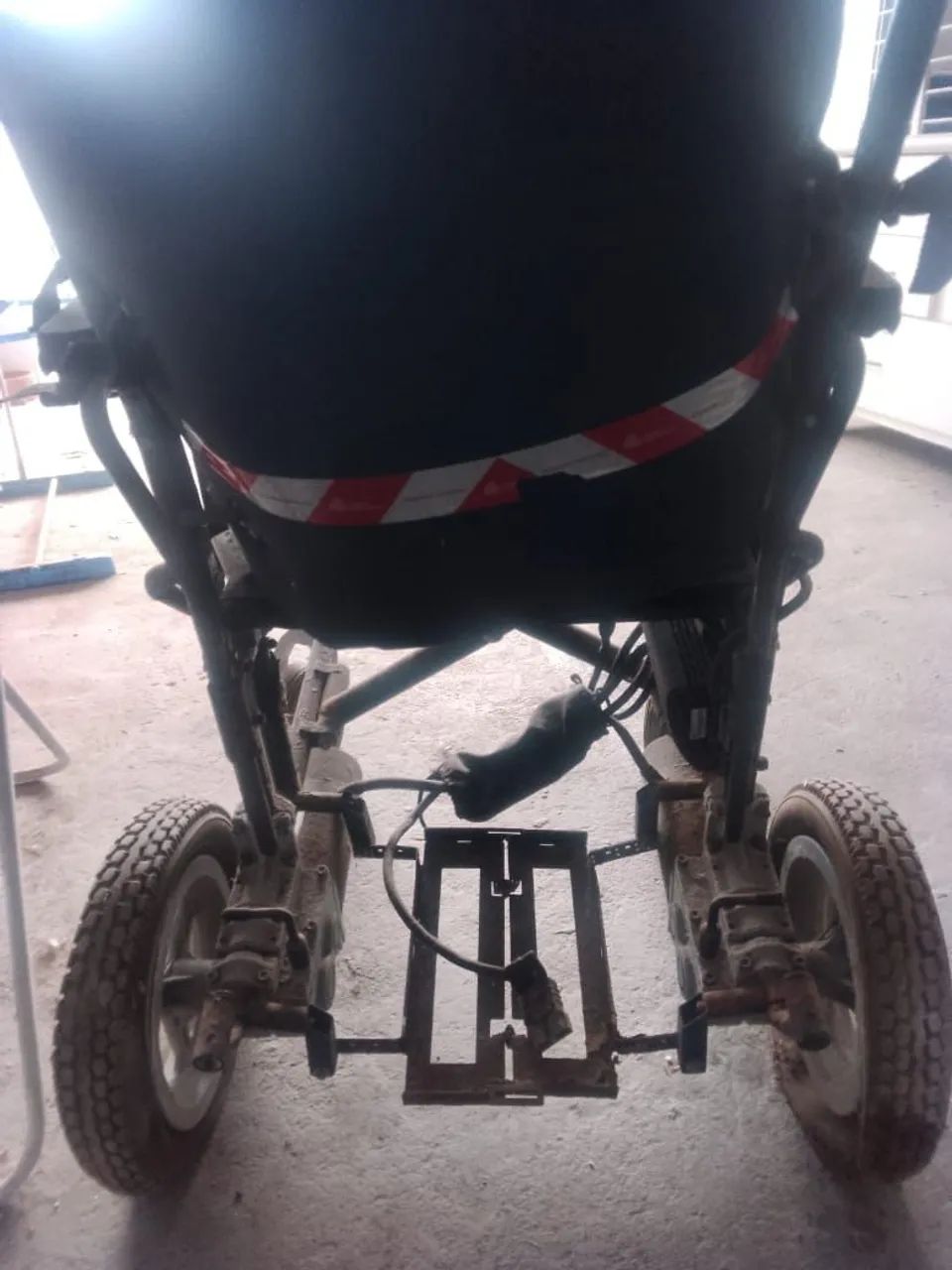 Cadeira de rodas motorizada - Foto 3