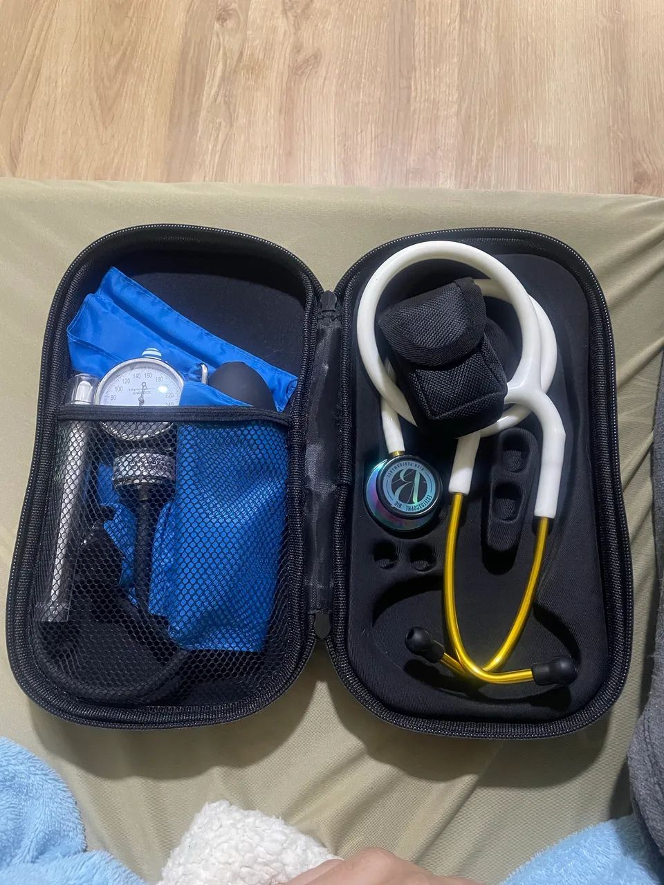 Vende-se kit de enfermagem 