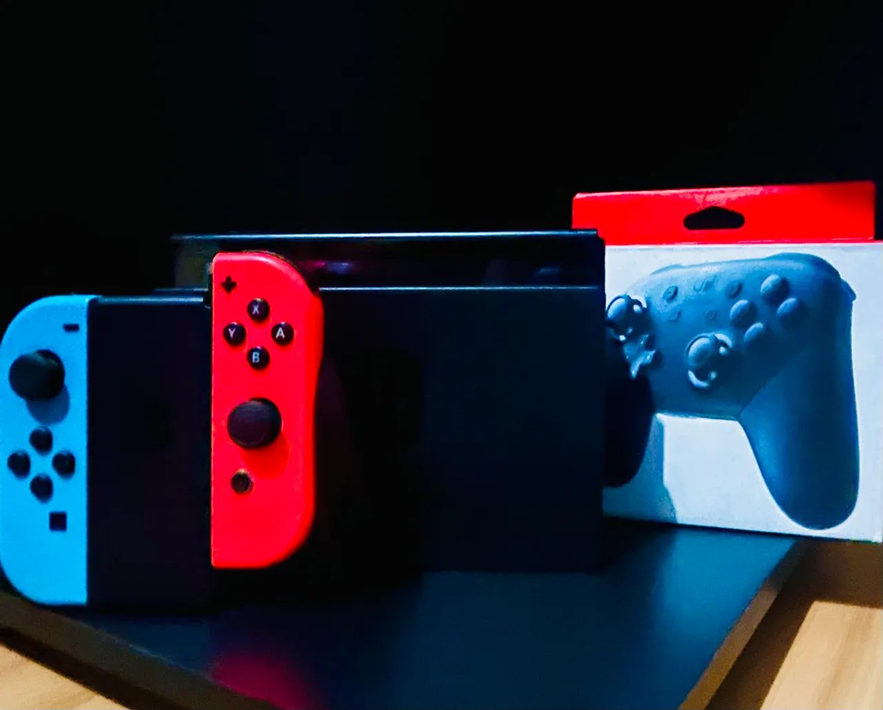 Nintendo Switch usado +Controle PRO + Suporte é Dock