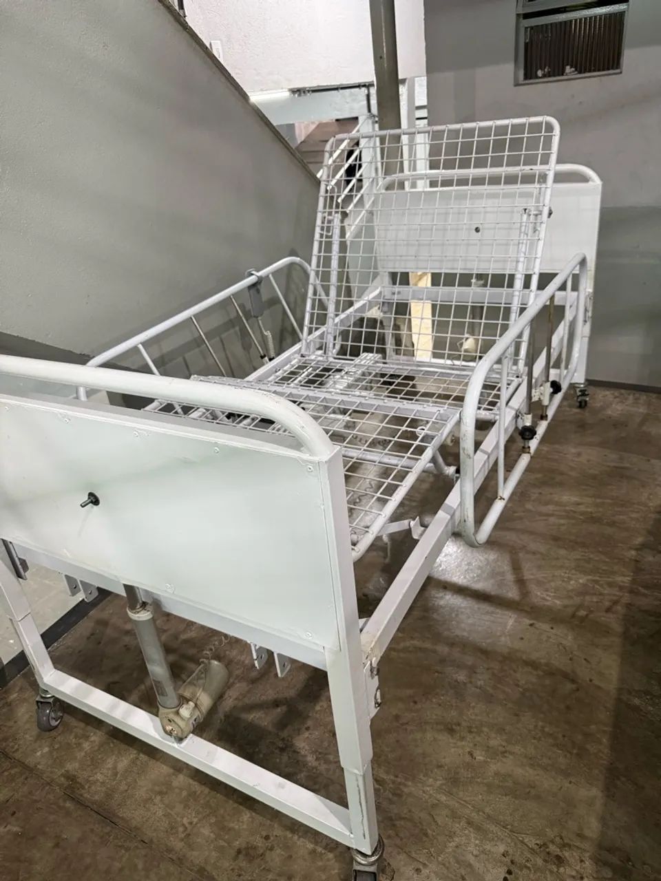 Cama hospitalar motorizada  - Foto 4