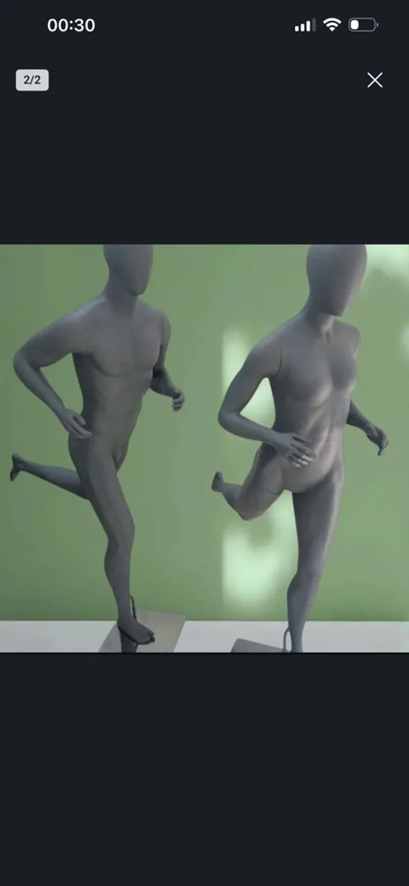Casal de Manequins Pose esportiva 