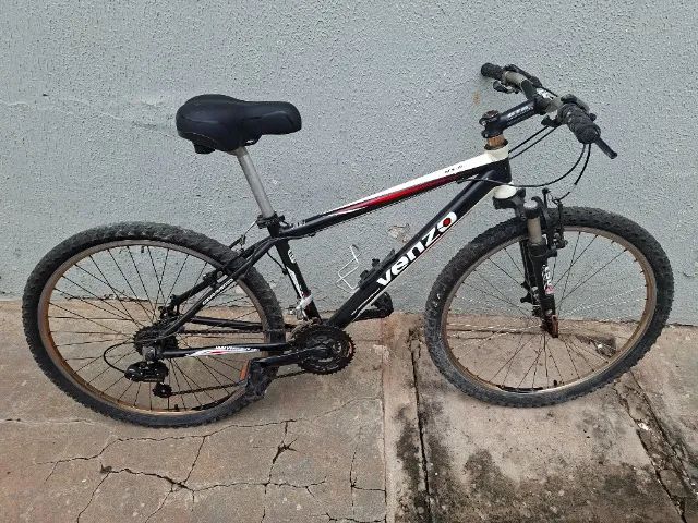 Bicicleta aro 26 com marcha 