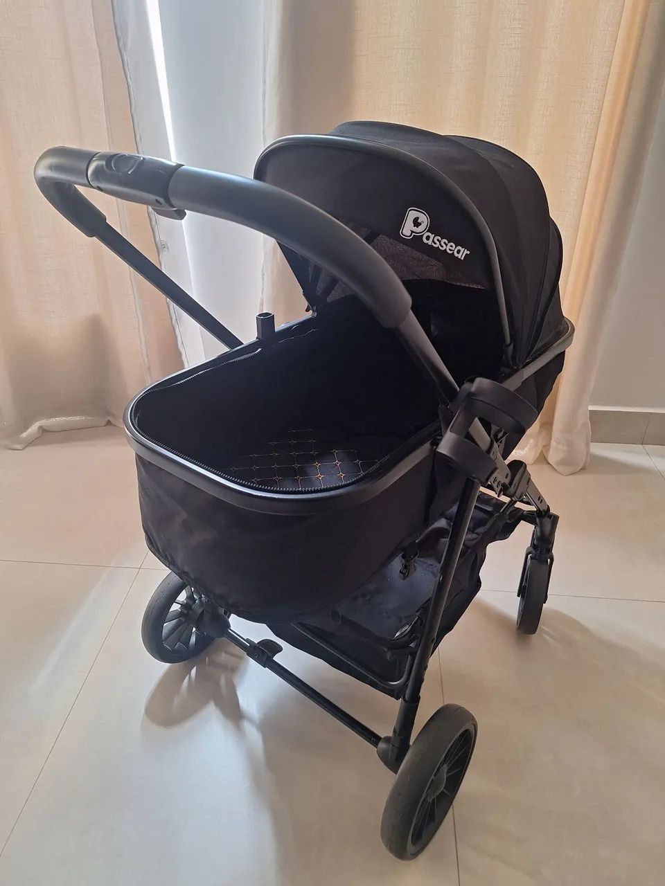 Carrinho com moisés,  bebê conforto e base veicular - Foto 2