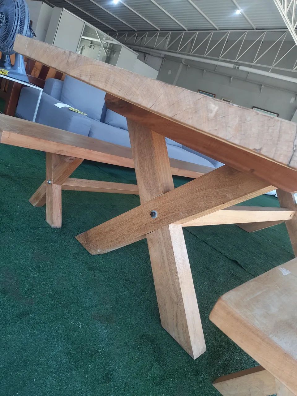 Mesa de Madeira Maciça Rústica com pés em X 2 bancos - Foto 5