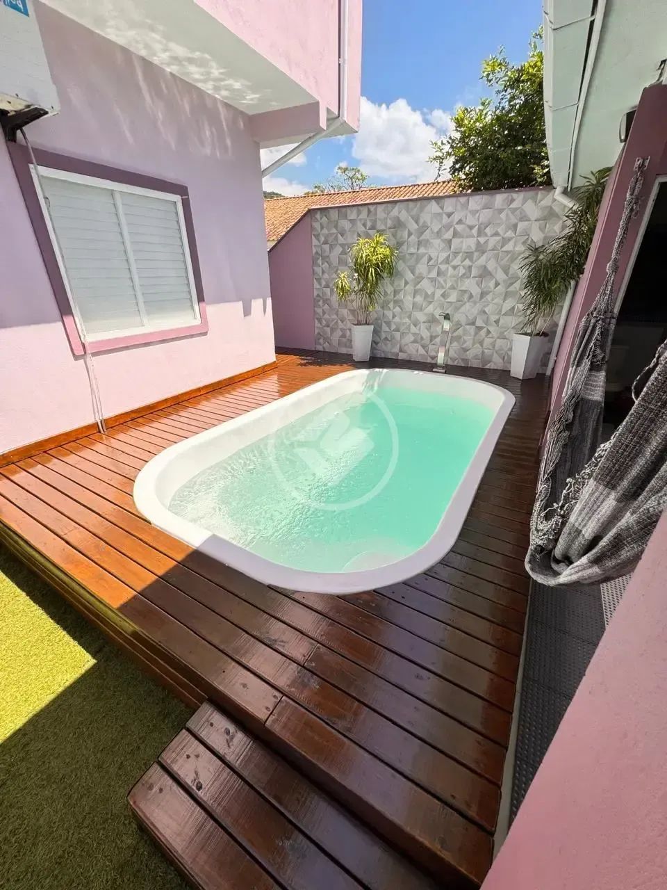 IC - OPORTUNIDADE! CASA COM 5 QUARTOS E PISCINA AQUECIDA - Foto 2