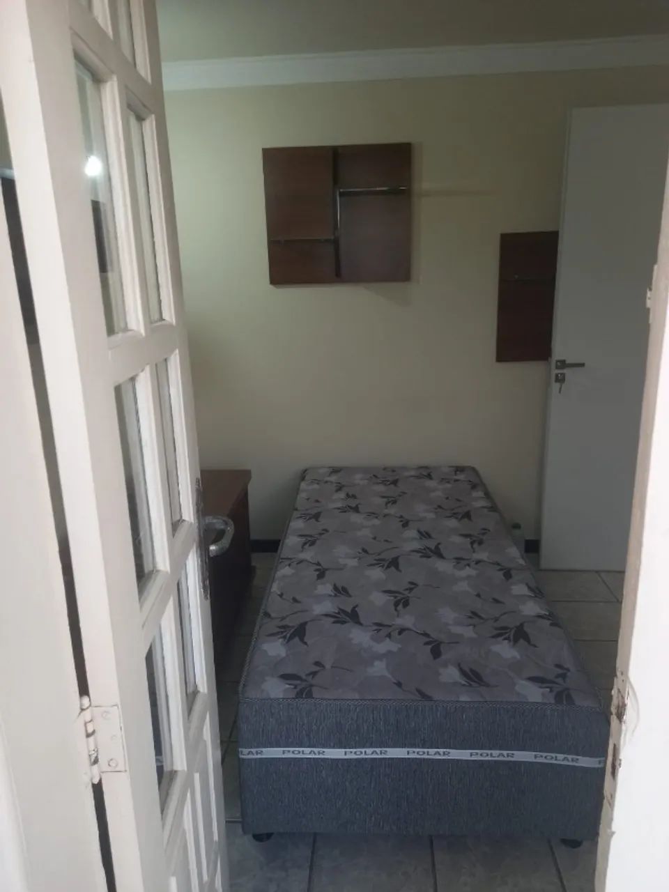 Alugo Quarto Mobiliado com Varanda em República Feminina - Foto 5