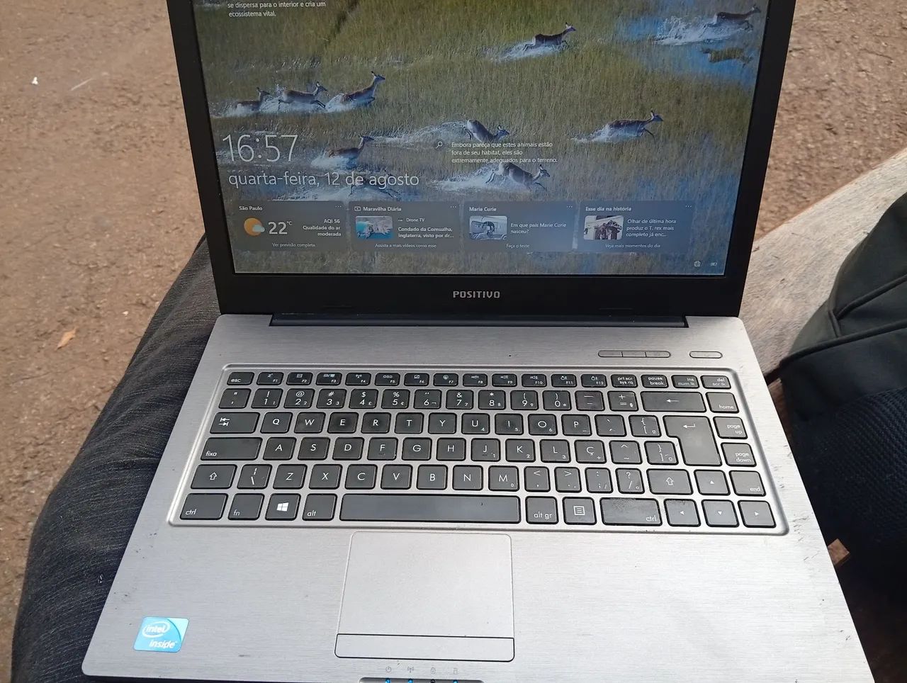 Notebook positivo: comprei recentemente utilizei apenas 2 vezes ,como controlador de DJ. - Foto 3