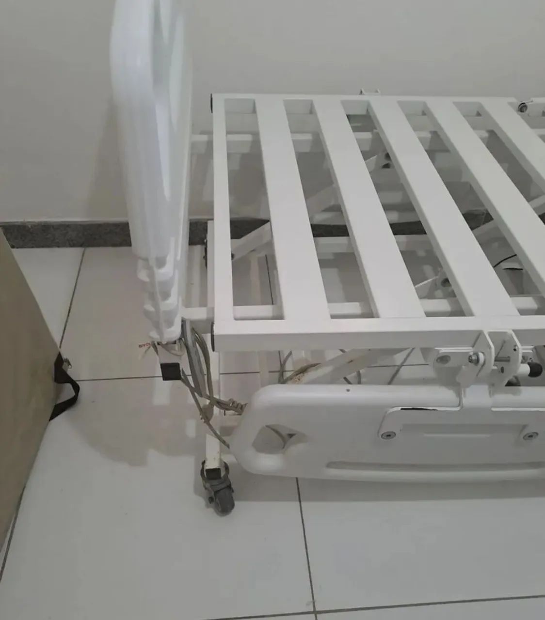 Cama hospitalar motorizada  - Foto 4
