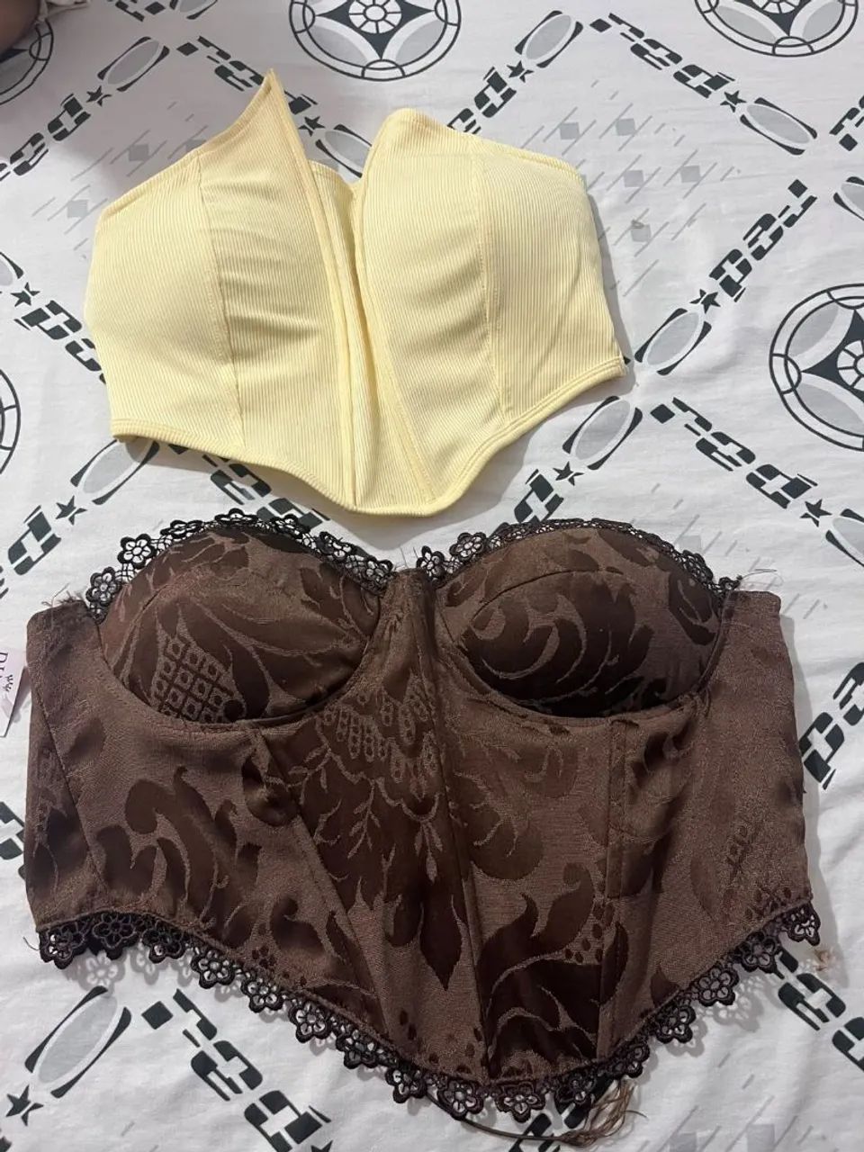 2 croped corselet (M) NAO ENTREGO 