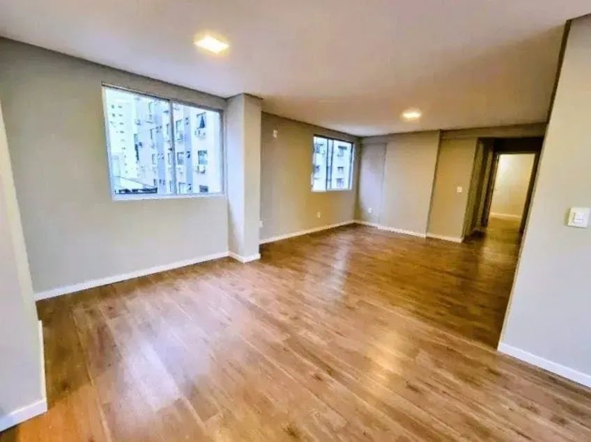 Imóvel reformado para venda possui 130 m² com 4 quartos em Centro - Florianópolis - SC - Foto 2