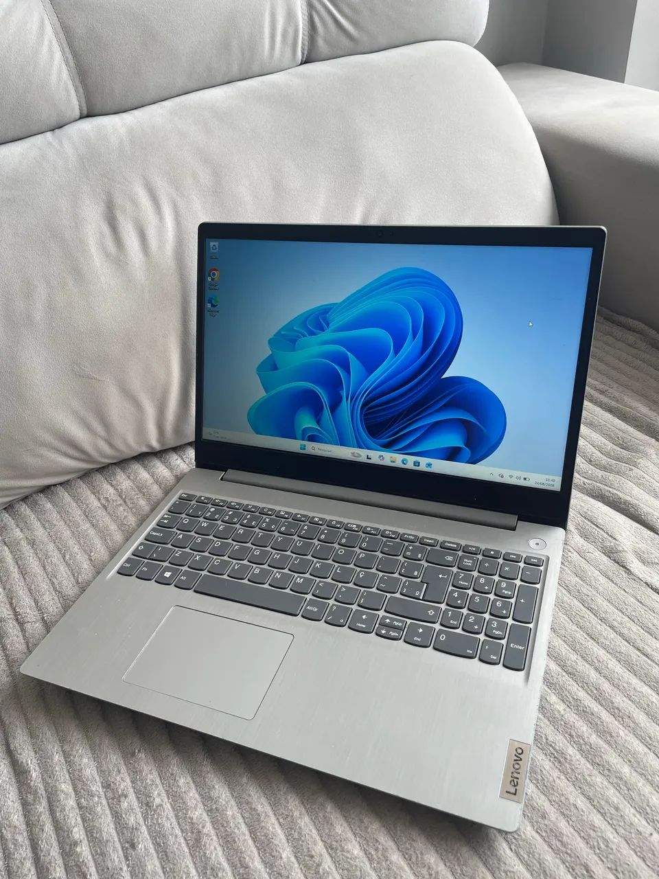 Notebook Lenovo i3 10ª Ger/ 256GB SSD/ 4GB RAM/ FUNCIONANDO PERFEITAMENTE 
