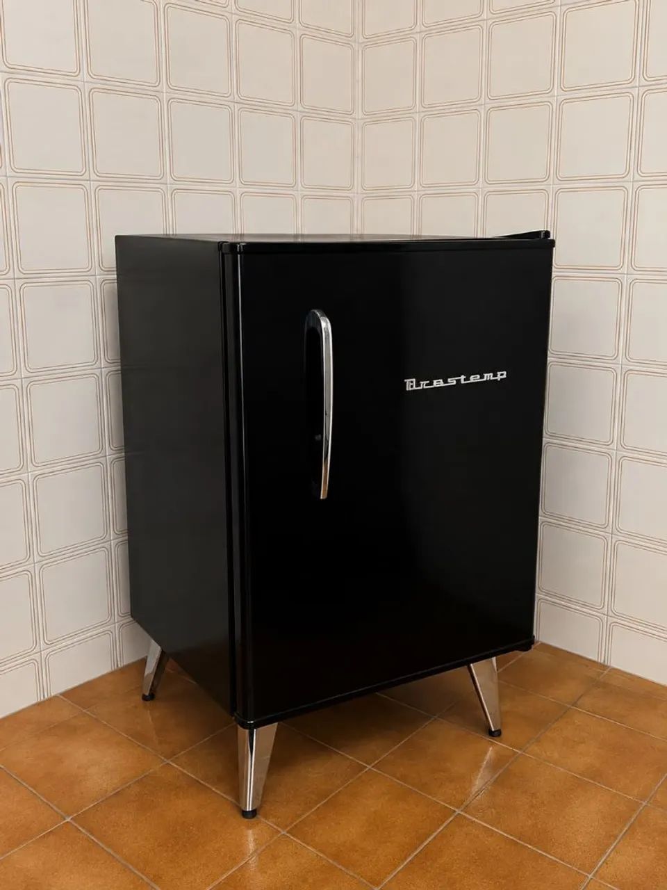 FRIGOBAR BRASTEMP PRETO
