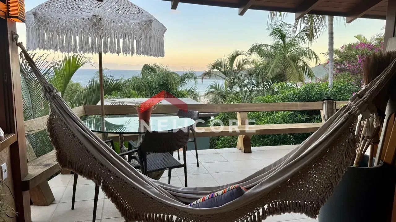 Casa em Rua Pousada da Vida Sol e Mar - Praia do Rosa - Imbituba/SC