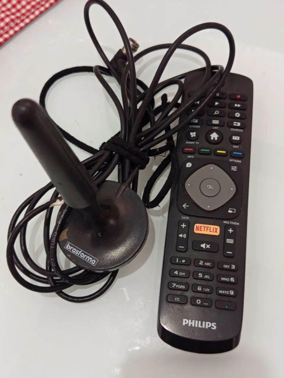 Vendo controle PHILIPS e antena de Tv