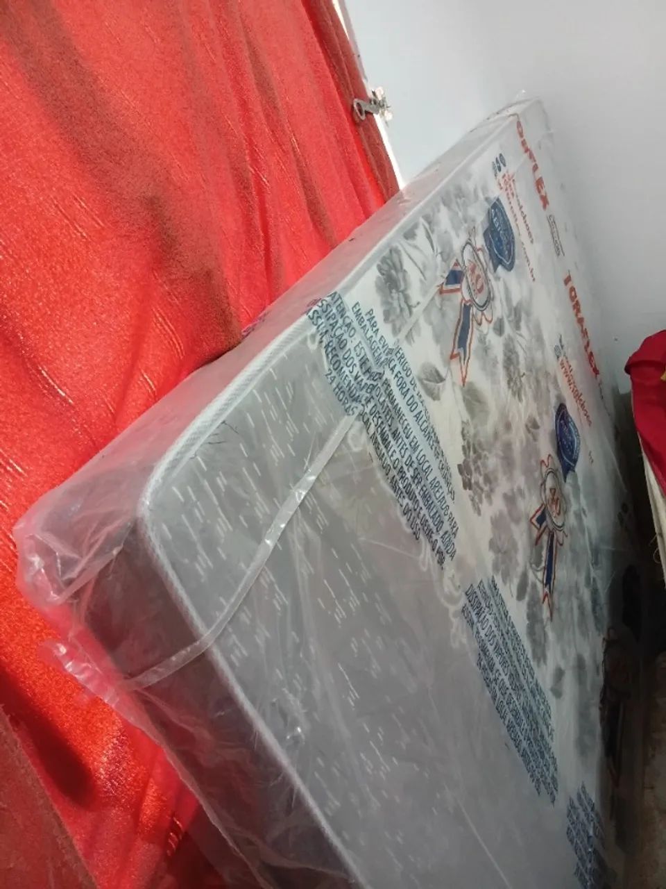 colchão TORAFLEX semi novo no plástico 