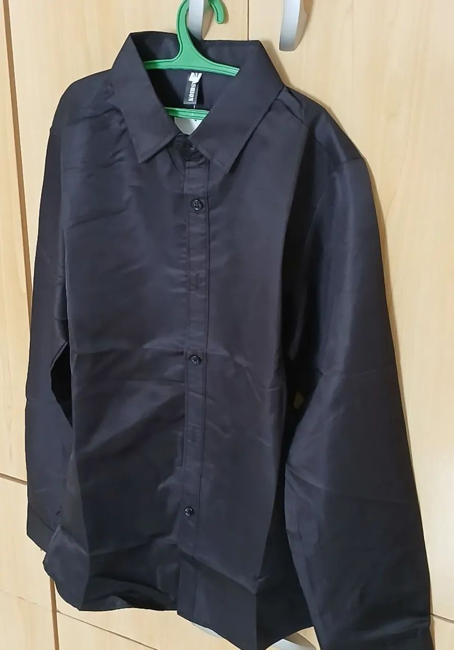 Camisa social preta ,nova sem uso, tamanho infantil  - Foto 2