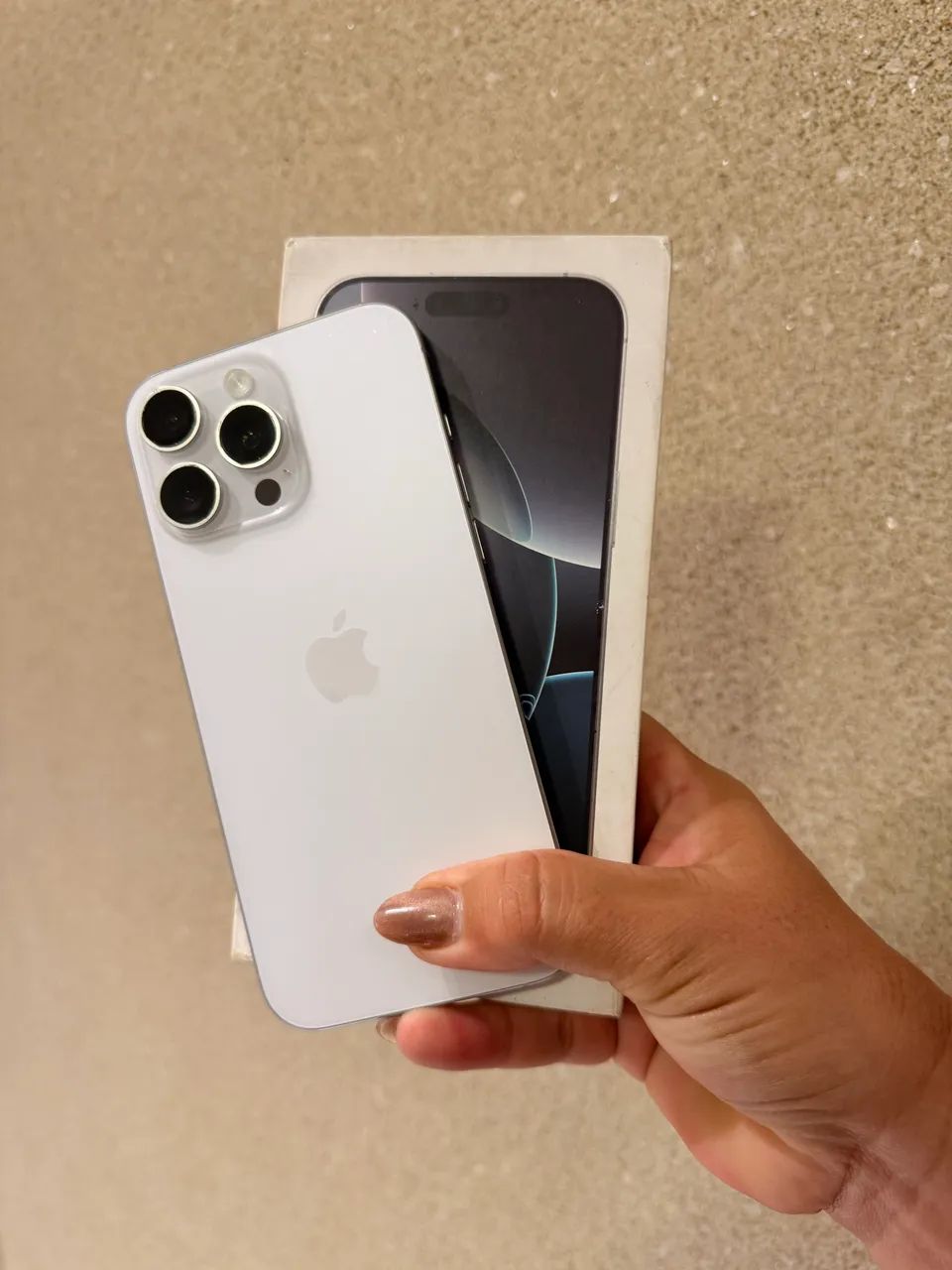 iPhone 16 Pro Max 256GB - Titânio Branco