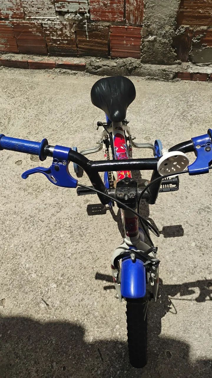 Bicicleta infantil 4 anos aro 16 - Foto 3