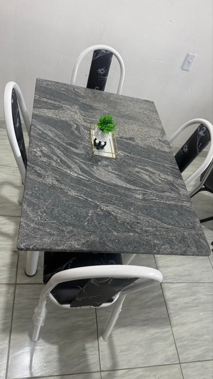 Mesa de 4 cadeiras pedra granito retangular nova disponível  - Foto 3