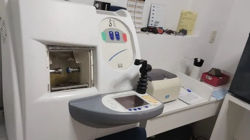 Maquina de montar Essilor Delta 1  - Foto 4