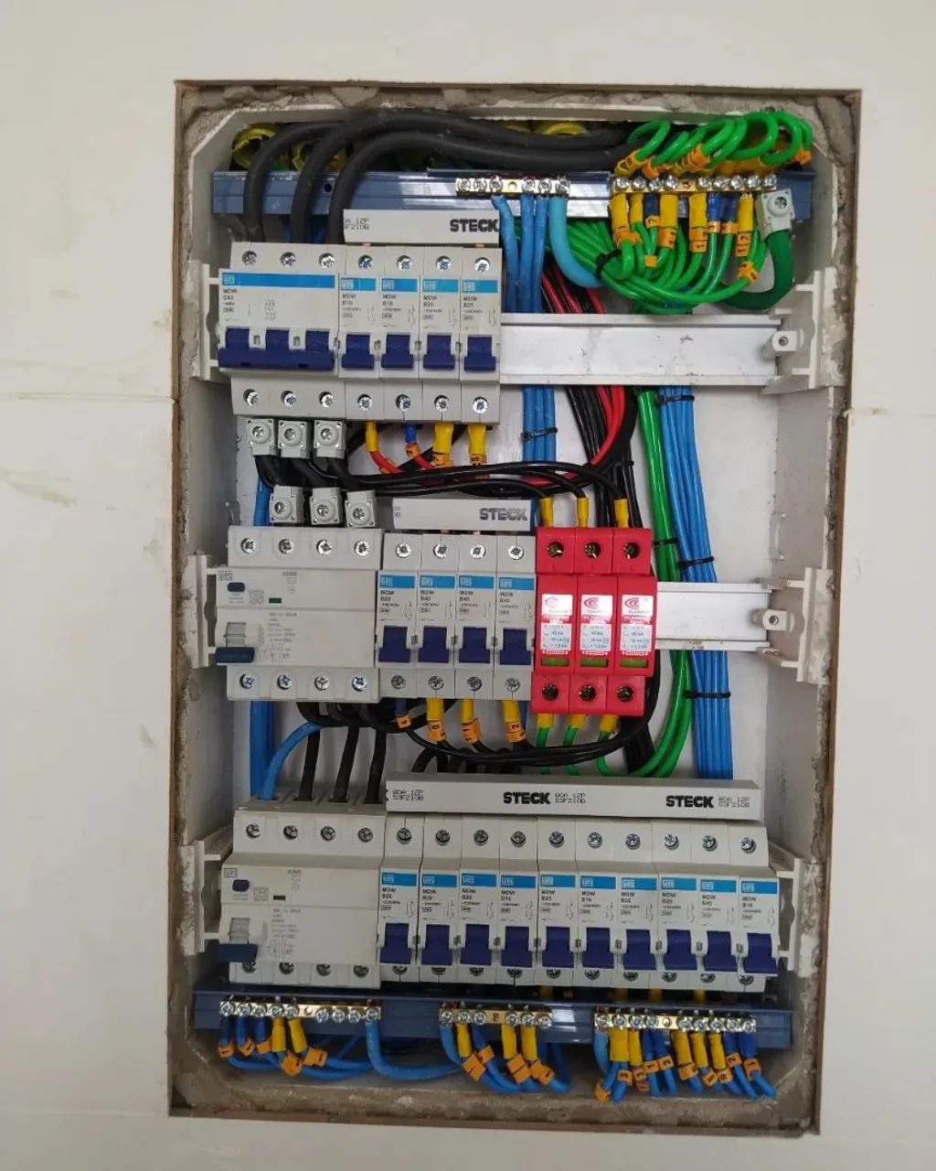 ? INSTALAÇÃO DE TOMADAS, LUMINÁRIAS E VENTILADORES - GOIÂNIA - Foto 2