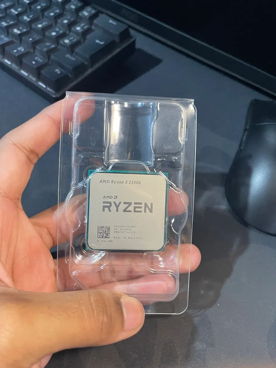 Ryzen 3 3200G + Cooler original 