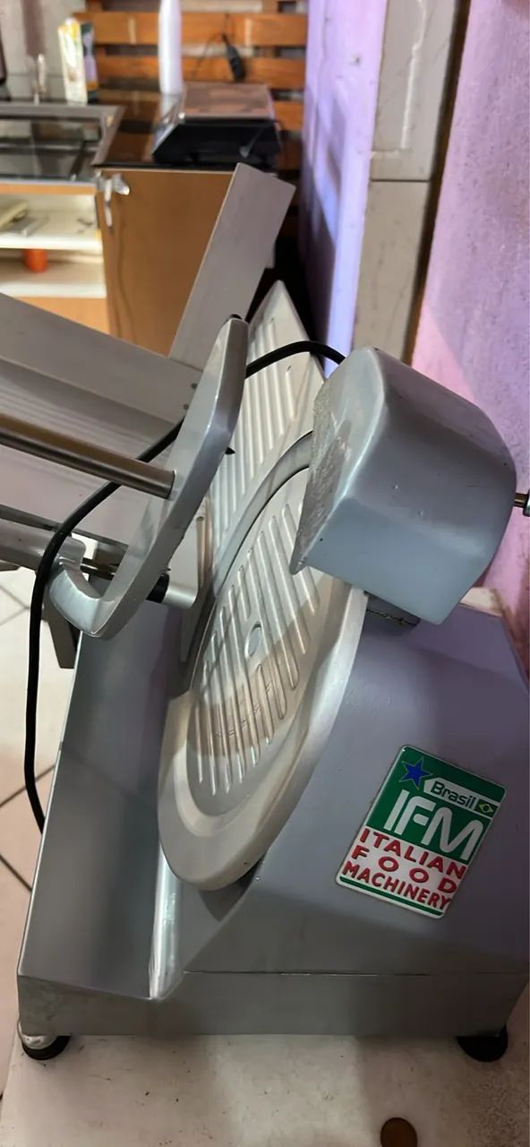 Fatiador de frios semiautomático 