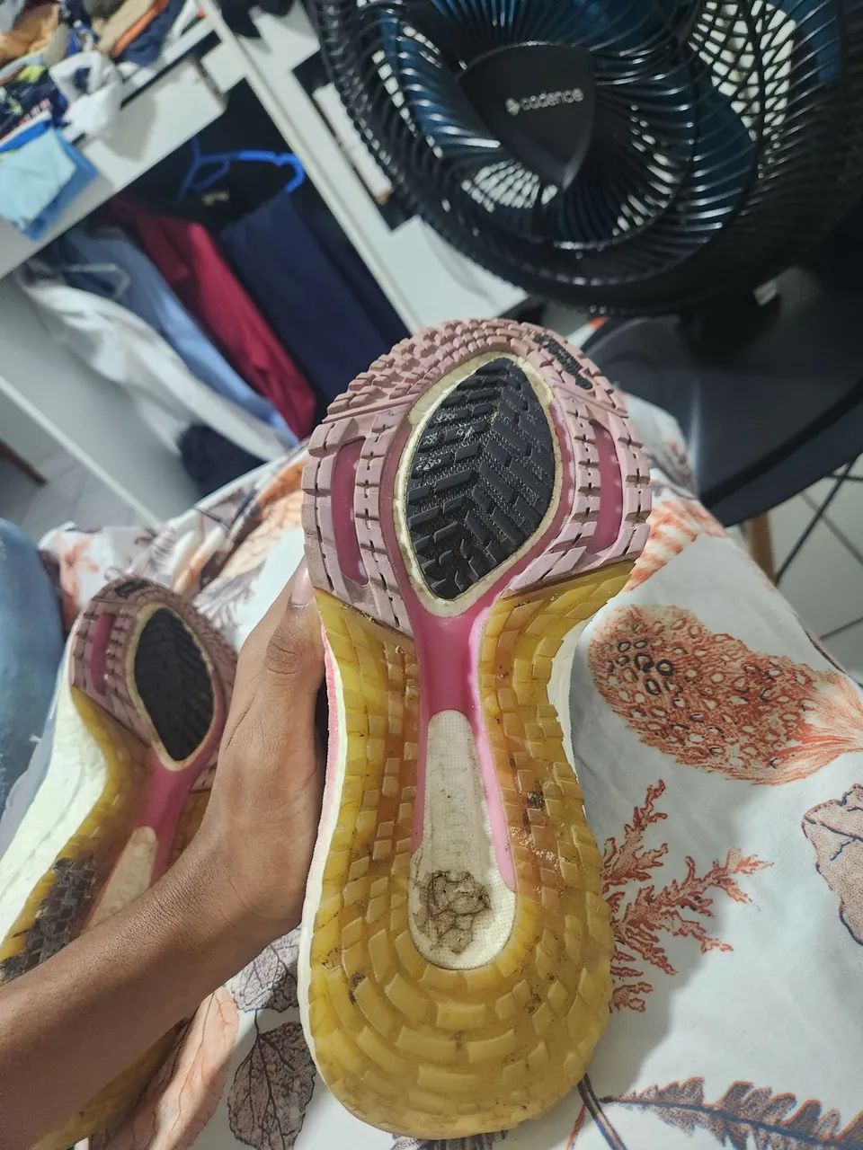 Tenis adidas utrabosst usado perfeito pra caminhar  - Foto 3