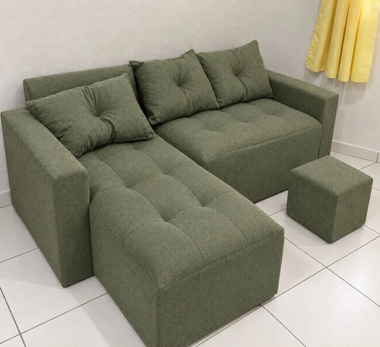  Sofá Em Promoção - acompanha Puff de Brinde - Foto 2