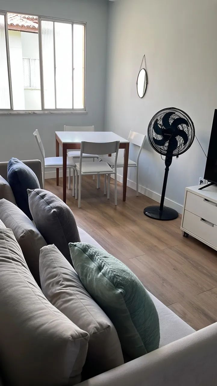 Conjunto de mesa com 4 cadeiras da ToK Stock  - Foto 2