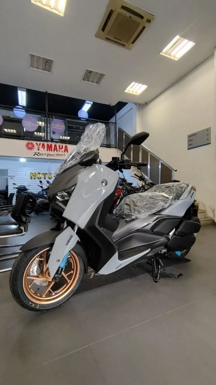 XMAX 300 ABS CONNECTED