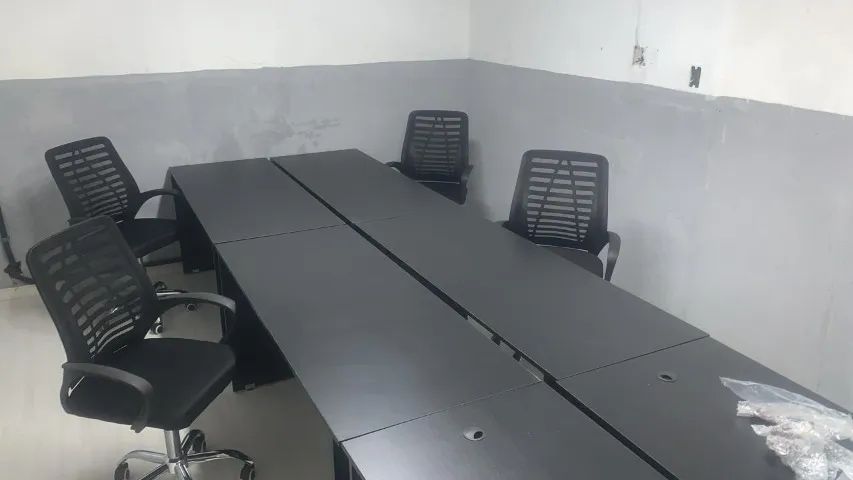 1 Mesa 1,55m e 1 cadeiras de escritório - Conjunto - Foto 2