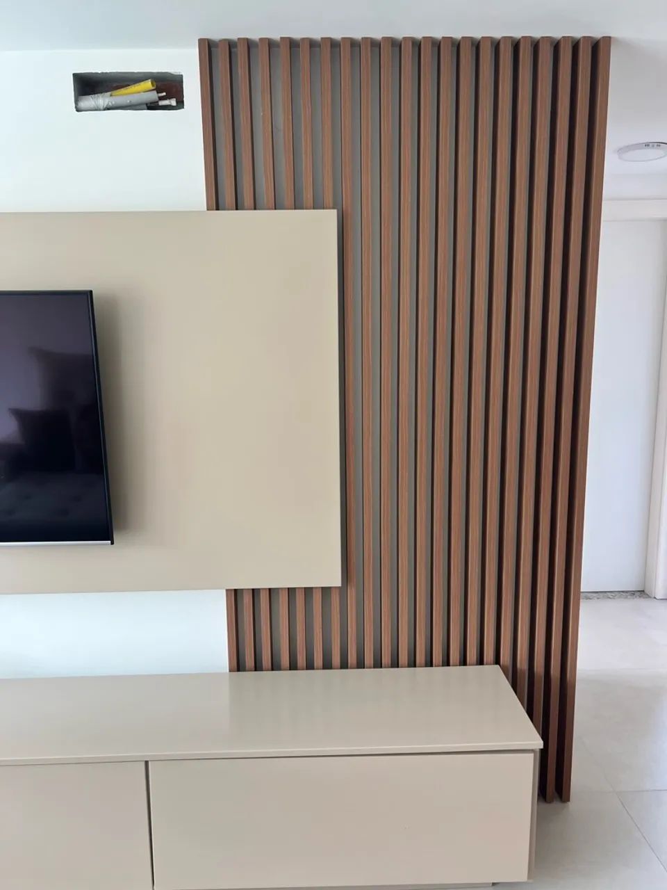 Painel para TV com ripado - sem rack  - Foto 2